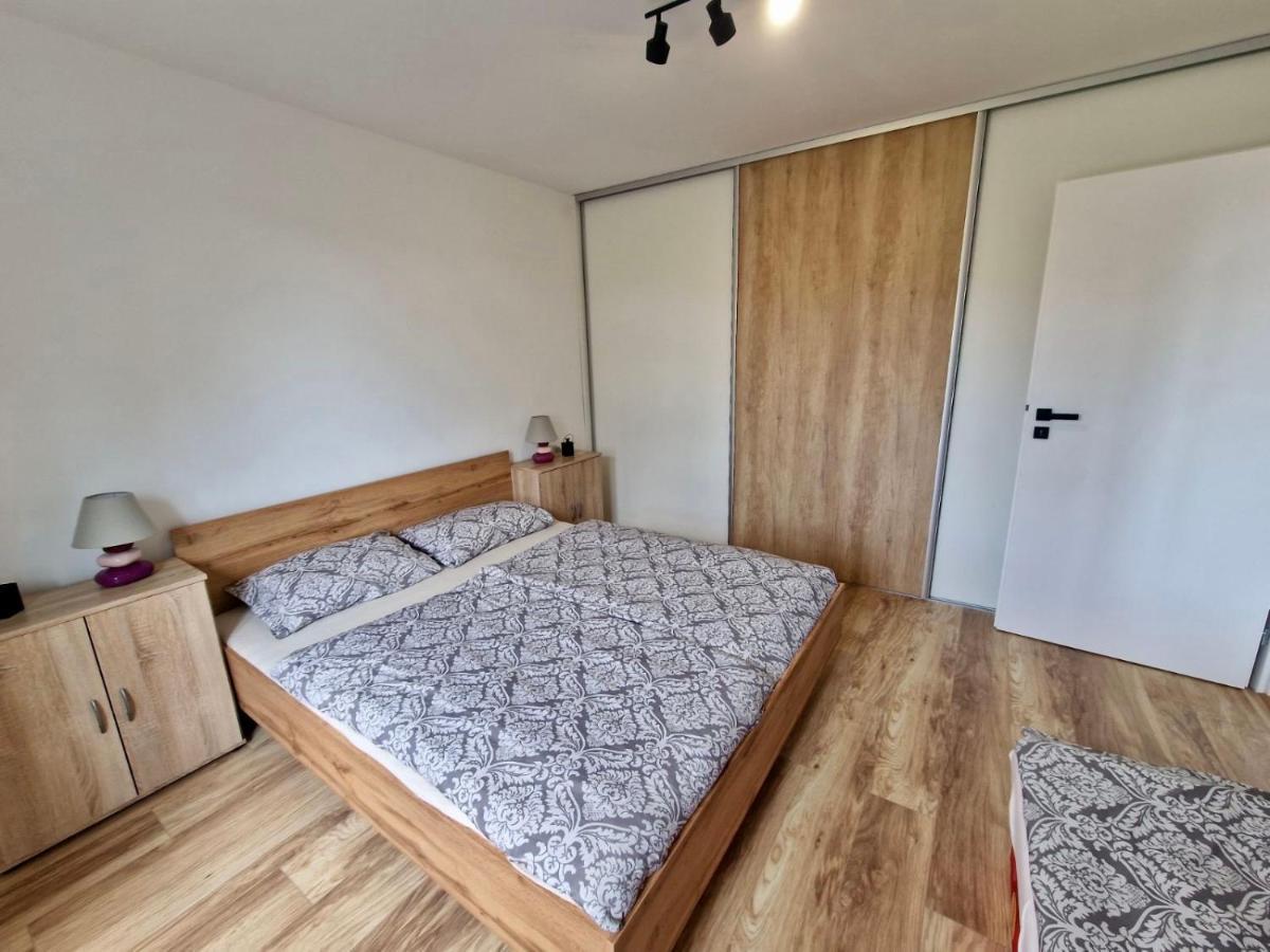 Lovely Apartment Vadas สตูโรโว ภายนอก รูปภาพ