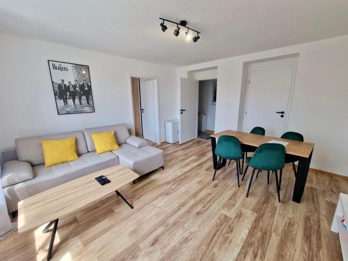 Lovely Apartment Vadas สตูโรโว ภายนอก รูปภาพ